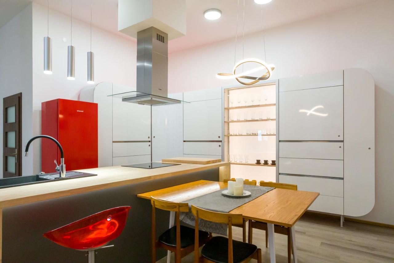 Luxusni Velky Apartman S Terasou V Centru Litomysle Eksteriør billede
