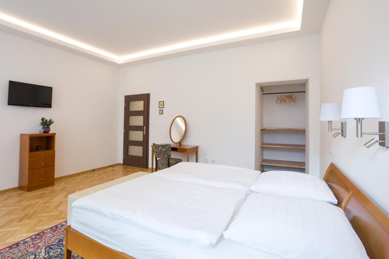 Luxusni Velky Apartman S Terasou V Centru Litomysle Eksteriør billede