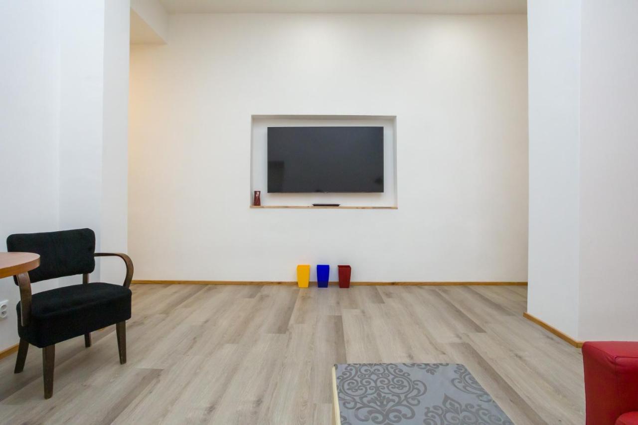 Luxusni Velky Apartman S Terasou V Centru Litomysle Eksteriør billede